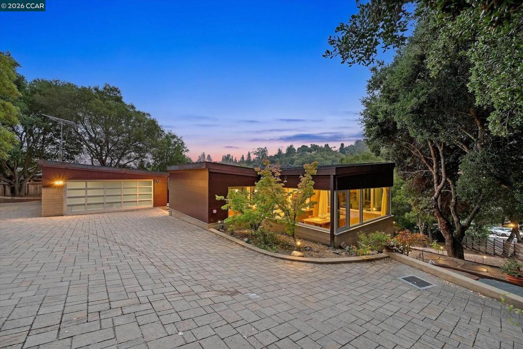 2 Crane Ct