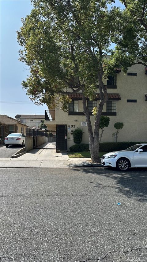 Photo of 602 W California Ave, Glendale, CA 91203 (MLS # SR26035032)