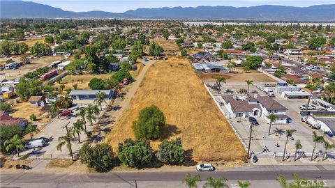 Photo of 18438 Hawthorne Ave, Bloomington, CA 92316 (MLS # IG26078403)