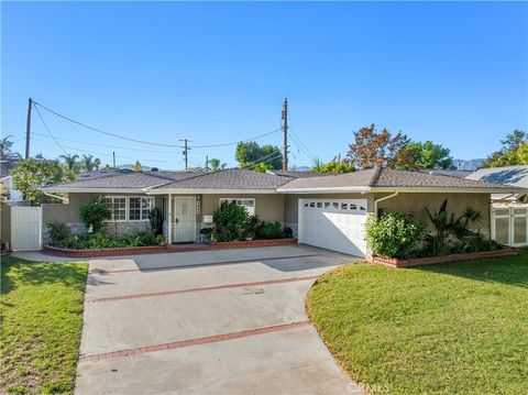 Photo of 7925 Royer Ave, West Hills, CA 91304 (MLS # SR25248976) Photo of 7925 Royer Ave, West Hills, CA 91304 (MLS # SR25248976)