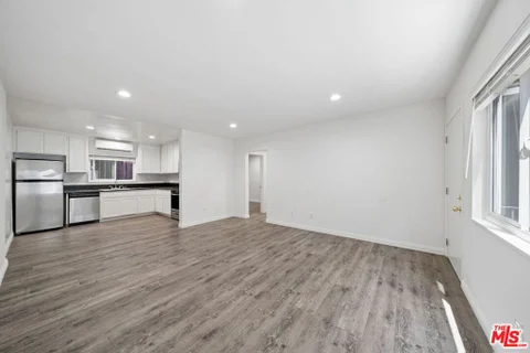 MLS: 26948703