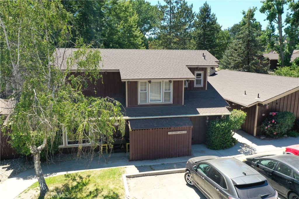Come enjoy the tranquility of Bear Valley Springs in this stand-alone 3-bedroom 2-bathroom condo. Located in the heart of the condos, you are within walking distance to the Bear Valley golf course, country club and restaurants! Enjoy the primary bedroom on the ground floor and 2 generous size bedrooms upstairs and cozy up to the lovely wood burning fireplace during the winter months in the living room. As you head out the back door you will be able to enjoy the backyard in peace with a large fully fenced backyard. Come see what Bear Valley Springs has to offer with all of the wonderful amenities including a pool, tennis courts, golf course, pickleball courts, gym, parks, and so much more! Call today to schedule your own private showing.
