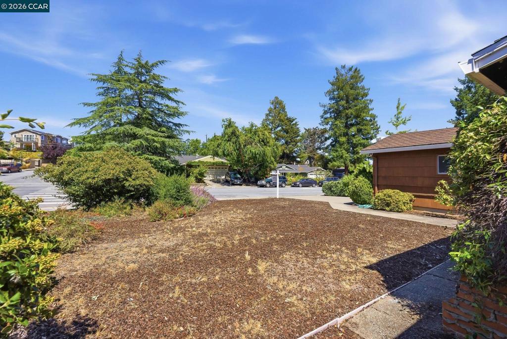 902 Glennan Dr