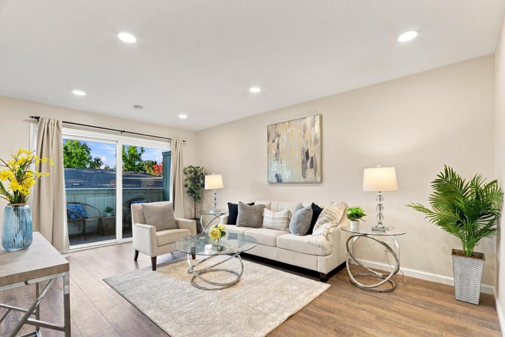 7100 Rainbow Drive 33