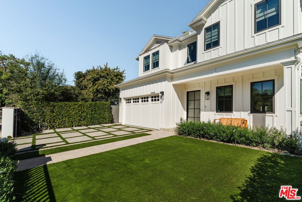 Photo of 16045 Northfield Street, Pacific Palisades, CA 90272 (MLS # 26856137)