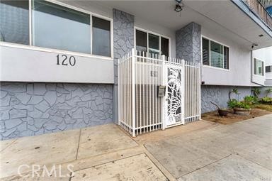 120 Alamitos Avenue 14