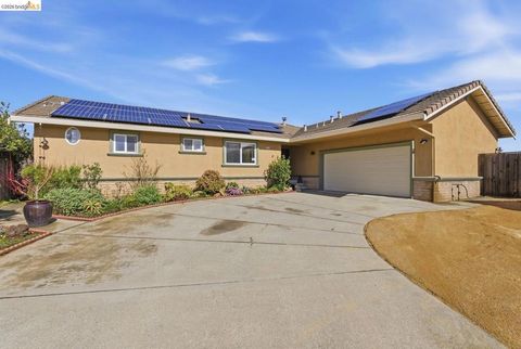 5143 5143 Saddle Brook DR Oakland CA 94619