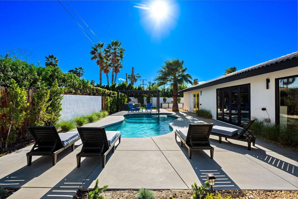 1980 N Los Alamos Road