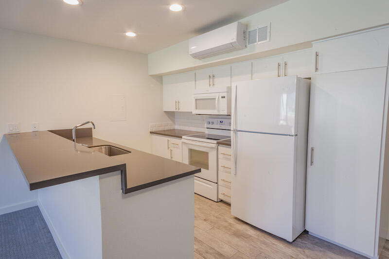 Smoketree Racquet Cl - Residential