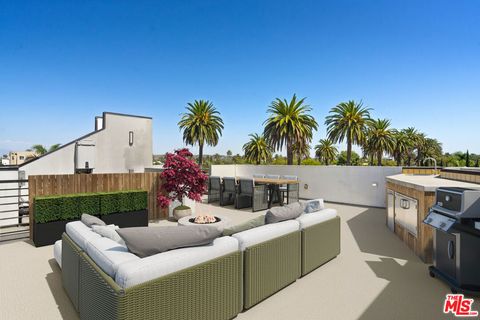 Photo of 11900 Washington Place, Los Angeles, CA 90066 (MLS # 26638543)