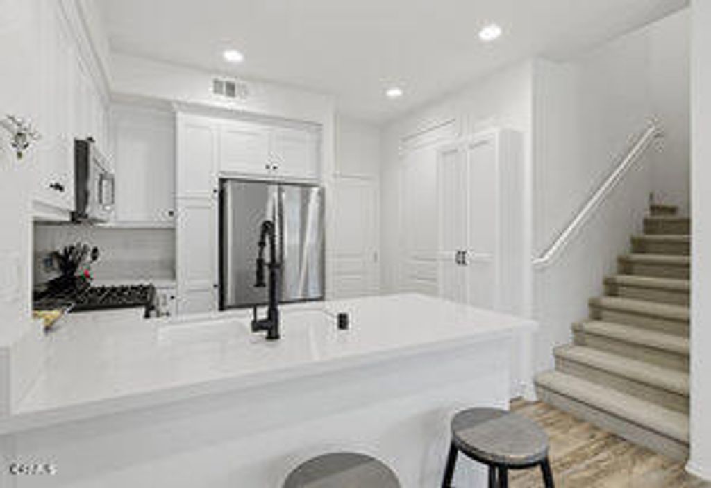 Photo of 401 Castiano Street, Camarillo, CA 93012 (MLS # V1-33667)