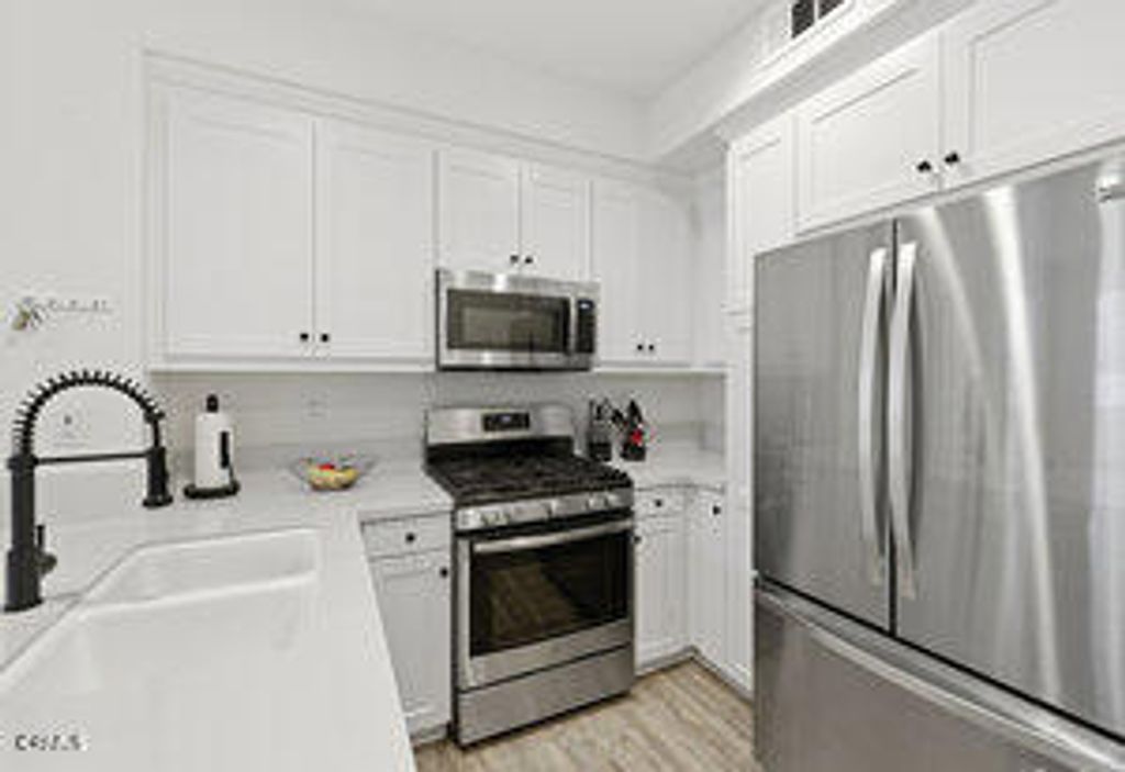 Photo of 401 Castiano Street, Camarillo, CA 93012 (MLS # V1-33667)