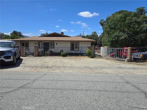 Photo of 530 GILMAN ST W, Banning, CA 92220 (MLS # IV26096931)