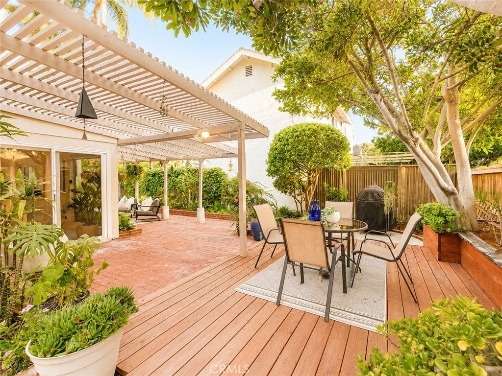42 Almond Tree Ln, Irvine CA 92612 - Photo 34
