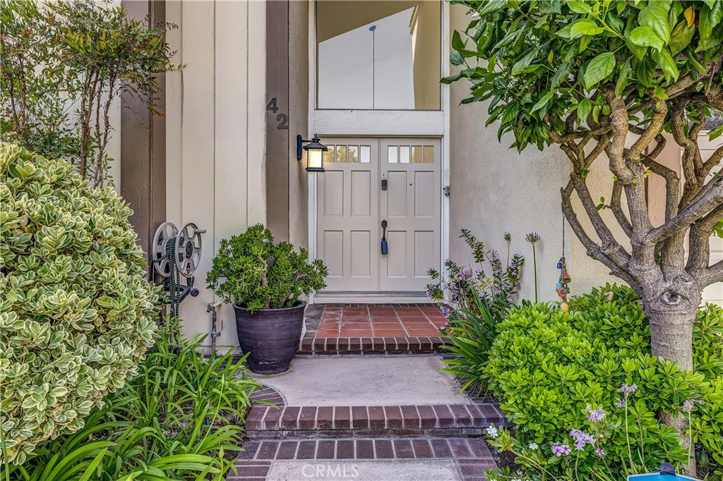 42 Almond Tree Ln