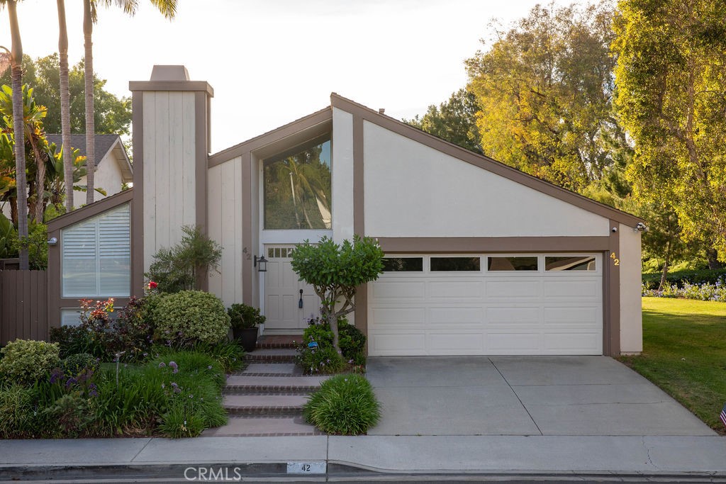 42 Almond Tree Ln