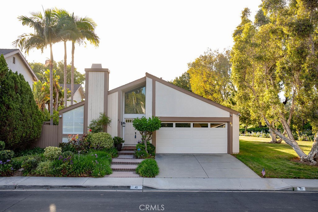 42 Almond Tree Ln