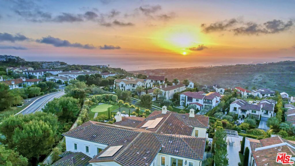Photo of 15 Tide Watch, Newport Coast, CA 92657 (MLS # 25588283)