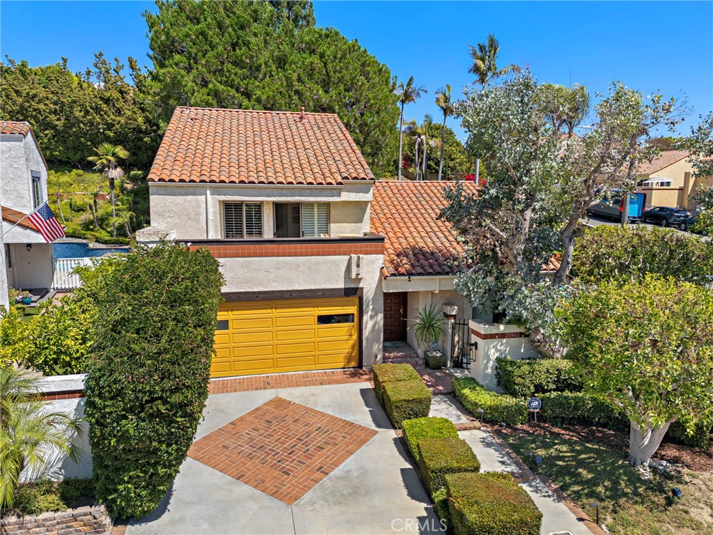 25962 Ernestine Court
