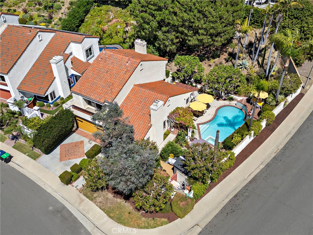 25962 Ernestine Court