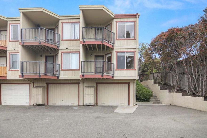 AVAILABLE FOR MOVE-IN NOW. July 1, 2024. Updated end unit Townhouse style layout w/ natural light, move-in ready 2 bed/1.5 bath/1145 sq-ft, with tons of bright natural light. Located in the center of the Bay area with ease of commuting. Minutes away from downtown Hayward, 2 private balconies w/ breathtaking views & sunsets. Attached garage w/ interior access. It has a great oversized single car garage with extra large storage space and an additional parking spot outside with additional guest parking. This small and safe complex is perfectly located close to 580 & 880 highway, public transportation and with easy access to various shops, Century Theatres, top-rated dining spots, Starbucks, Safeway, Trader Joe's & MORE just minutes away.