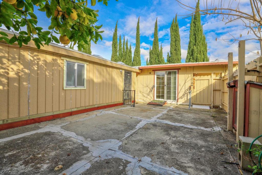 18911 Pendergast Avenue