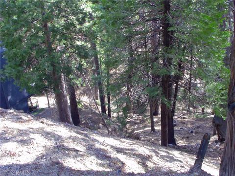 Photo of 2379 Spring Oak Dr, Running Springs, CA 92382 (MLS # IV26062268)