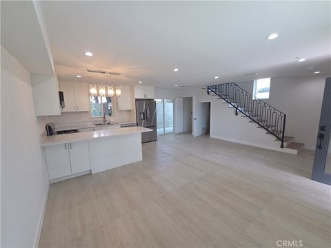 Photo of 2515 Foothill Blvd, La Crescenta, CA 91214 (MLS # GD26062957)