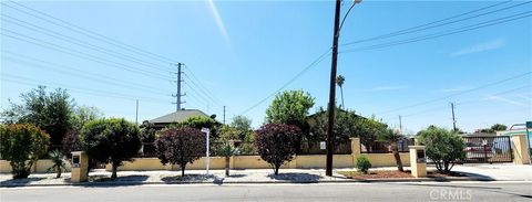 3112 And 3130 1st Street 2 Riverside CA 92507