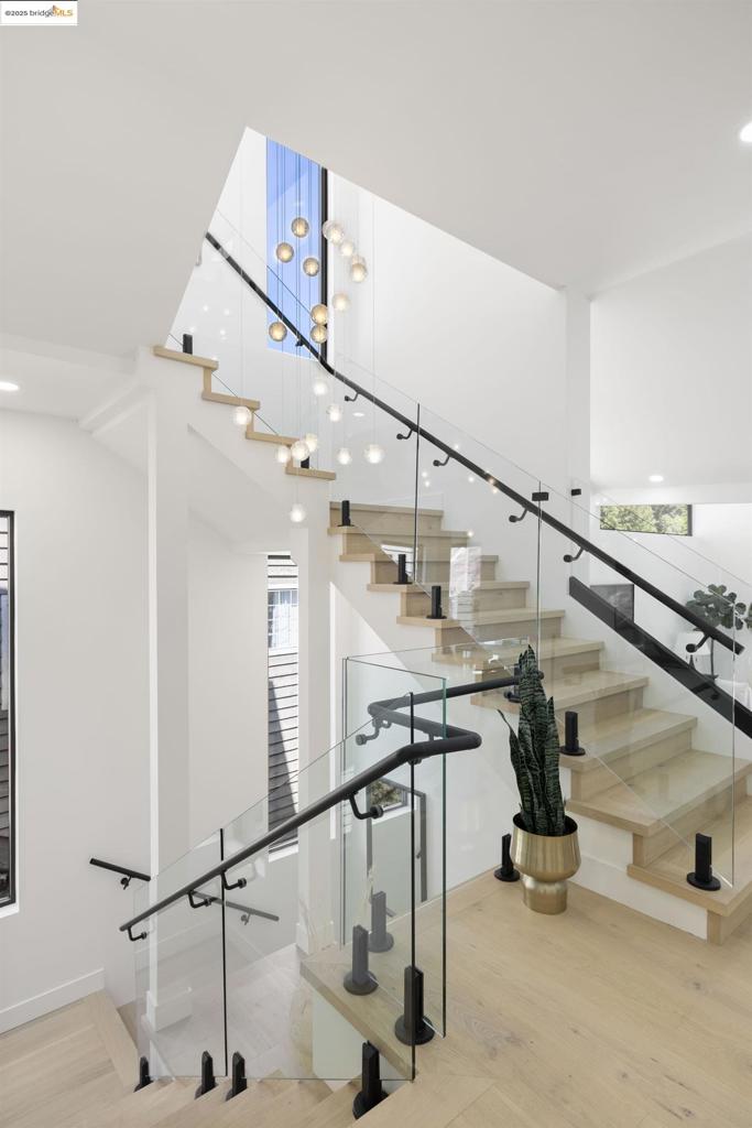 MONTCLAIR - Residential