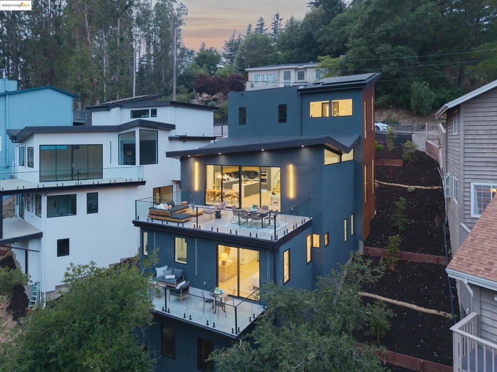 MONTCLAIR - Residential