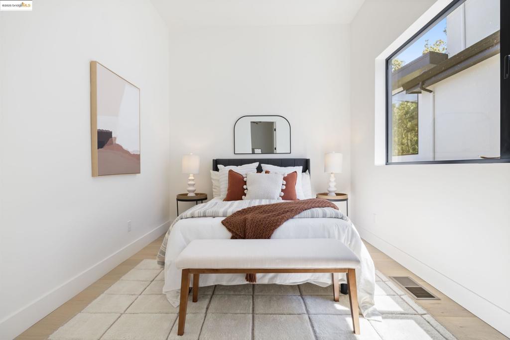 MONTCLAIR - Residential