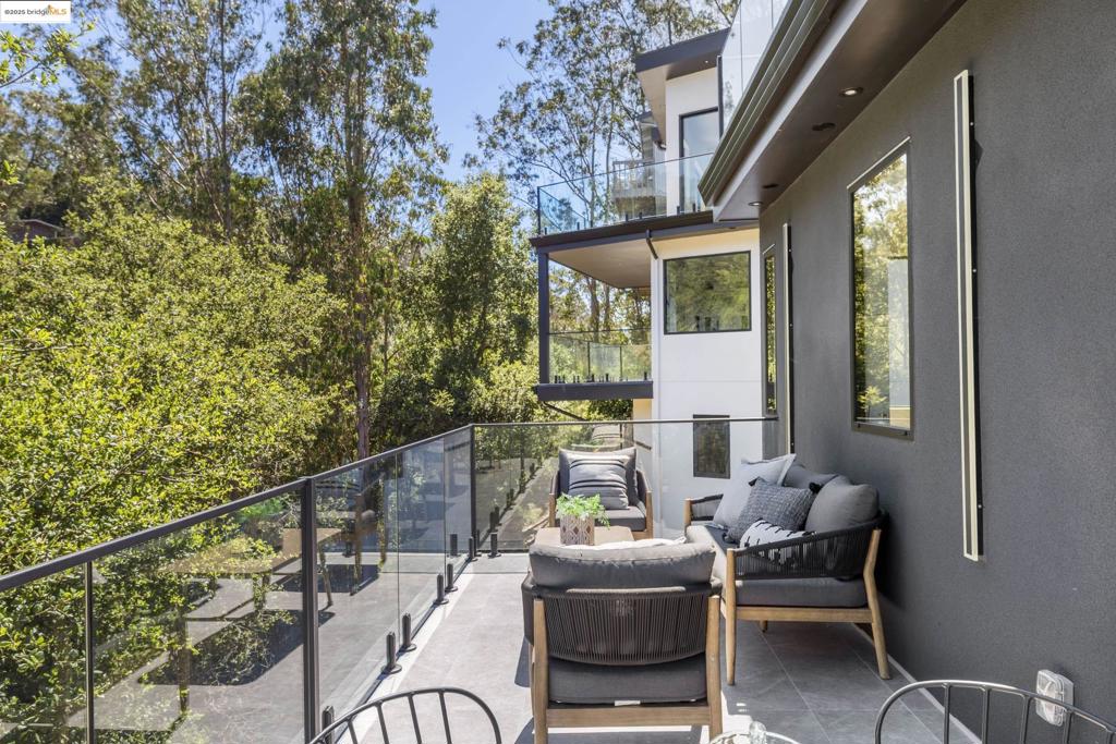 MONTCLAIR - Residential