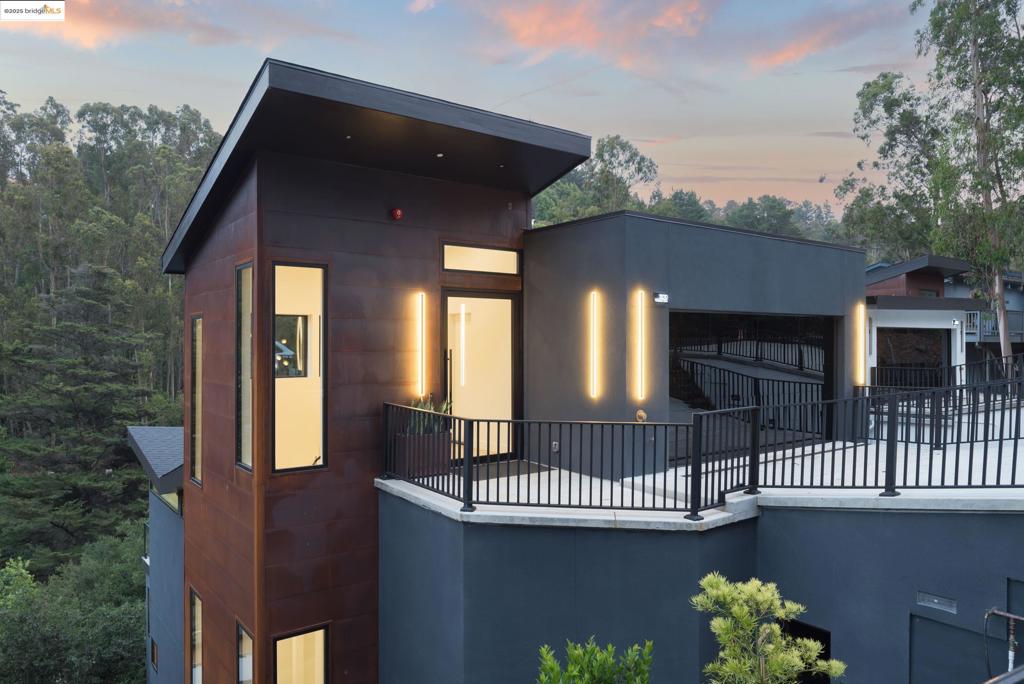 MONTCLAIR - Residential