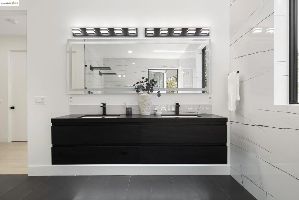 MONTCLAIR - Residential