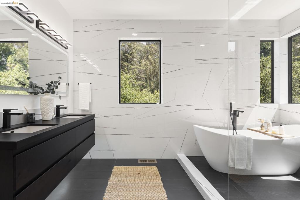 MONTCLAIR - Residential