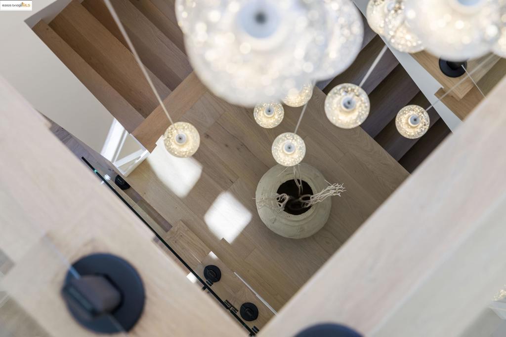 MONTCLAIR - Residential