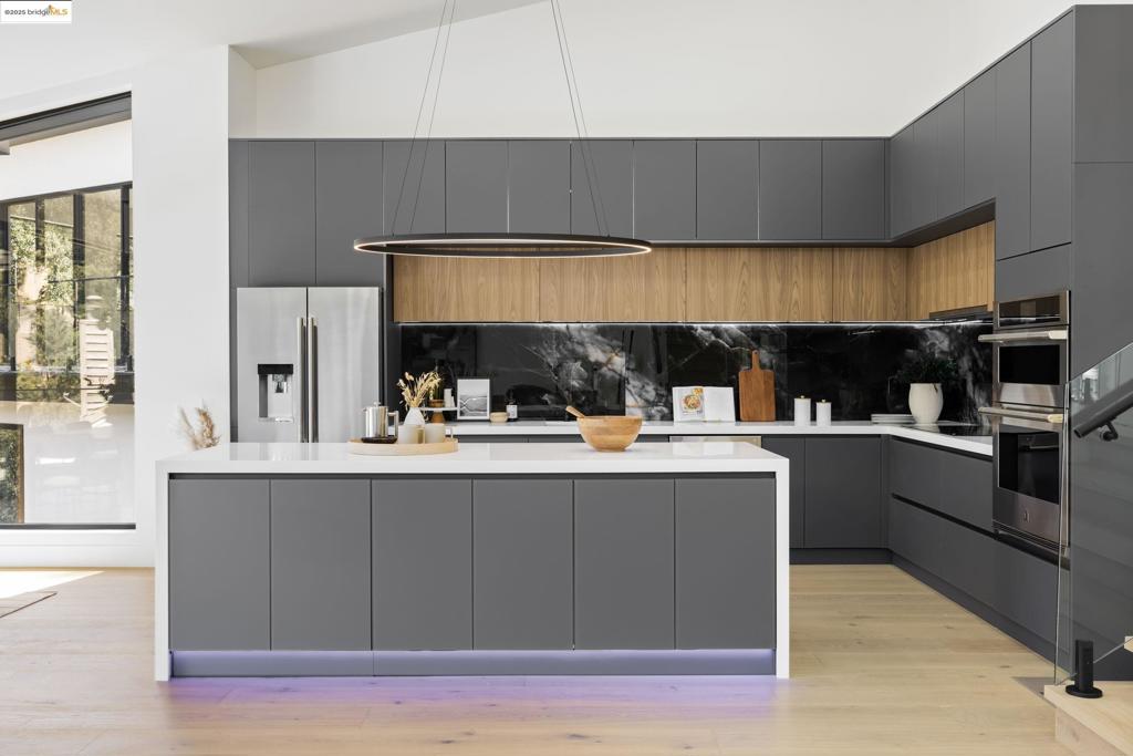 MONTCLAIR - Residential