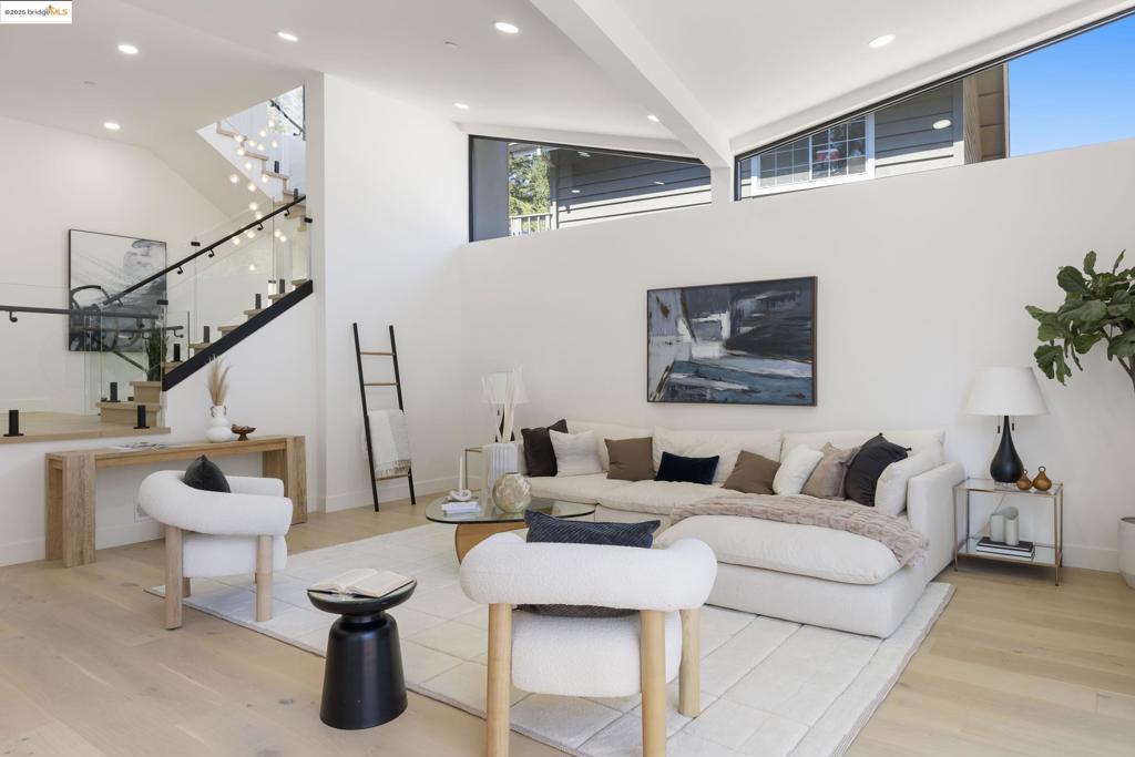 MONTCLAIR - Residential