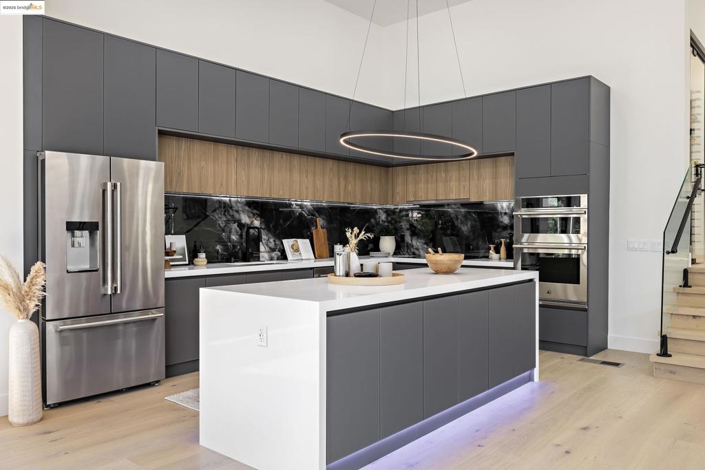 MONTCLAIR - Residential