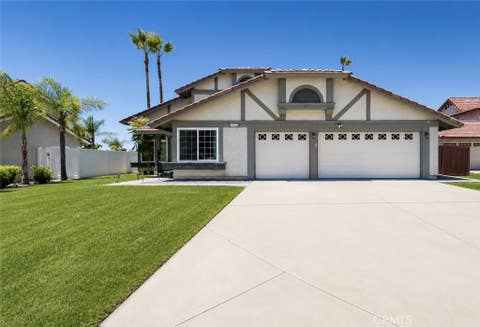 Photo of 10462 Sagecrest DR, Moreno Valley, CA 92557 (MLS # CV26116570)