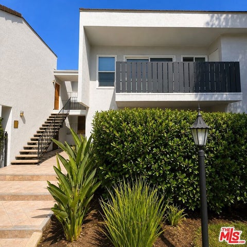 Photo of 18645 Hatteras Street #263, Tarzana, CA 91356 (MLS # 26926015)