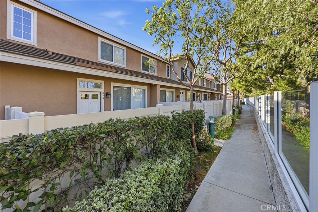 876 S Yellowstone Way