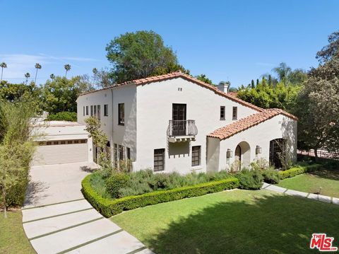 Photo of 712 N Rodeo Drive, Beverly Hills, CA 90210 (MLS # 26779749)