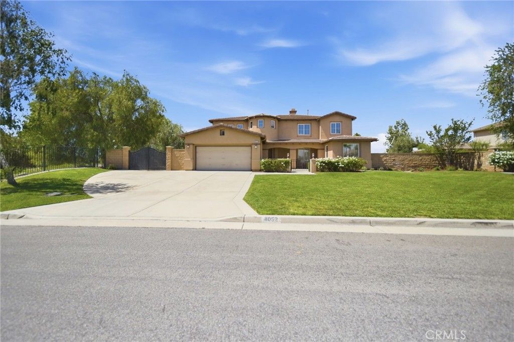 Photo of 8052 Citricado Lane, Riverside, CA 92508 (MLS # IV26075807)
