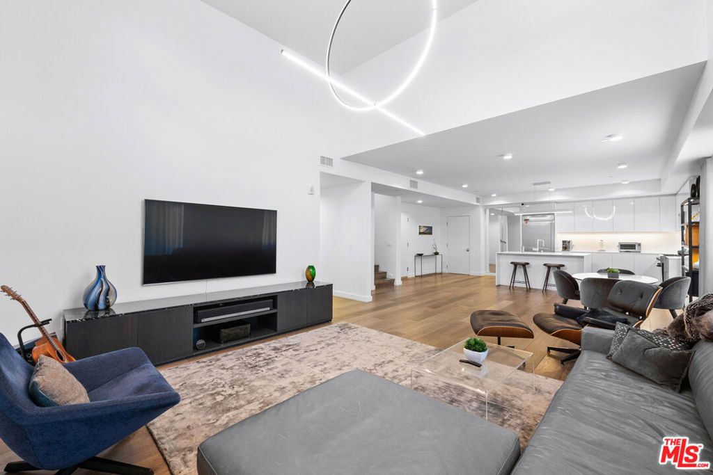 Photo of 1433 14th Street #10, Santa Monica, CA 90404 (MLS # 25538363)