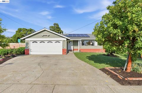 Photo of 1902 Evergreen Ave Ave, San Leandro, CA 94577 (MLS # 41131269)