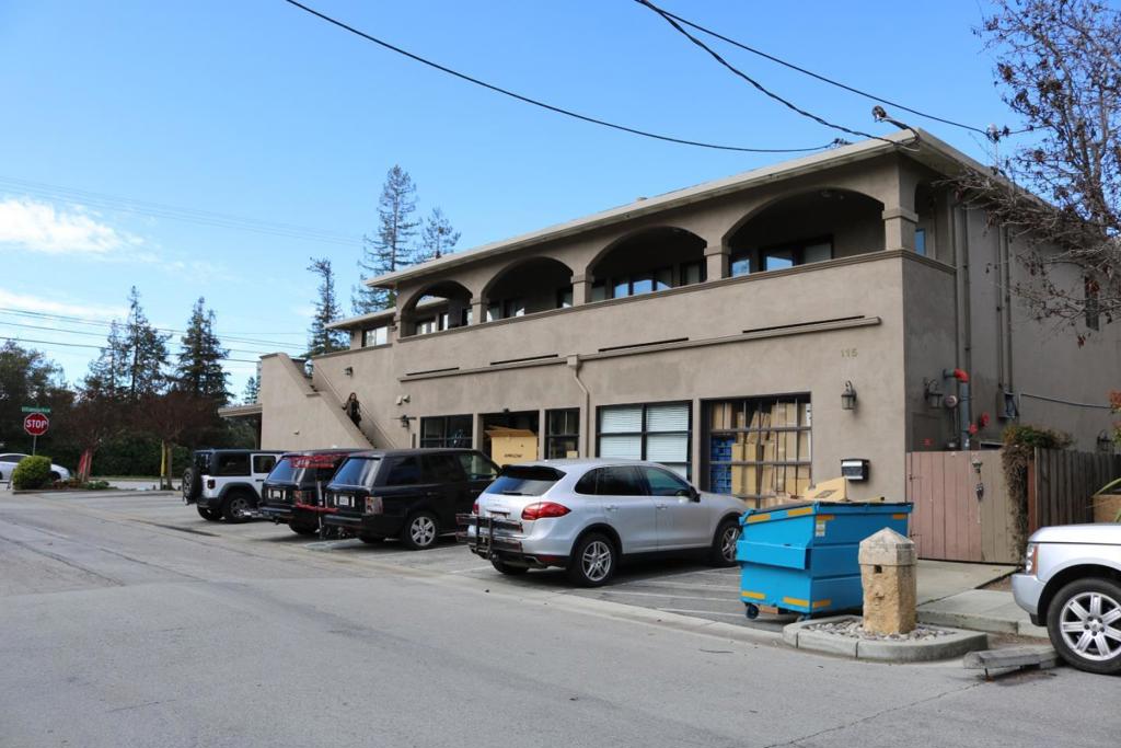1800 El Camino Real