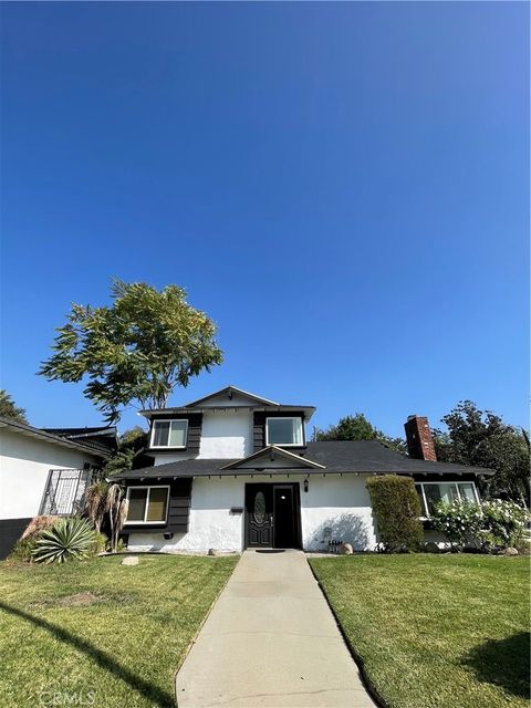 Photo of 1650 N Arroyo Blvd, Pasadena, CA 91103 (MLS # AR25255695)