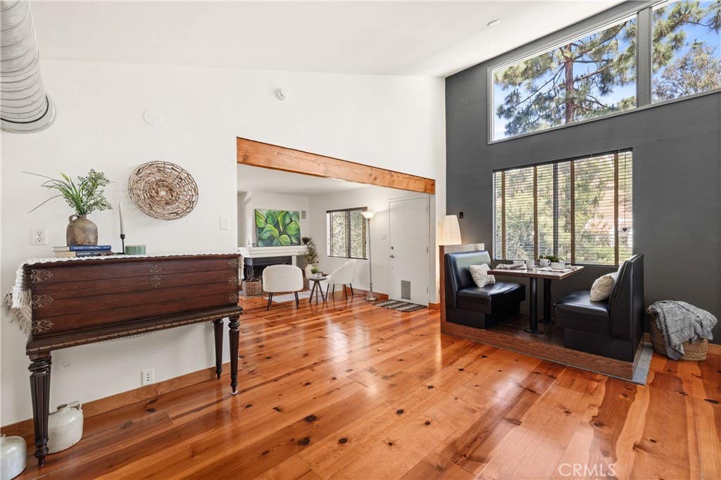 Photo of 20914 Pilar Road, Woodland Hills, CA 91364 (MLS # BB26122351)